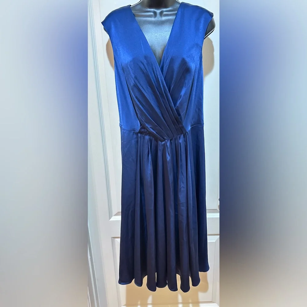 NWT Calvin Klein Elegant Navy vneck Blue Women's Dress size 20 - Picture 2 of 4
